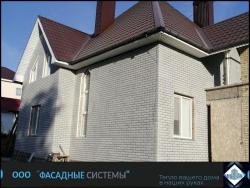 Серый красивый дом из термопанелей 