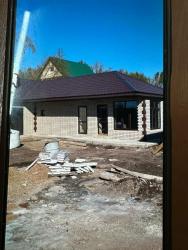 Кирпичный фасад из термопанелей с углами коричневого цвета 